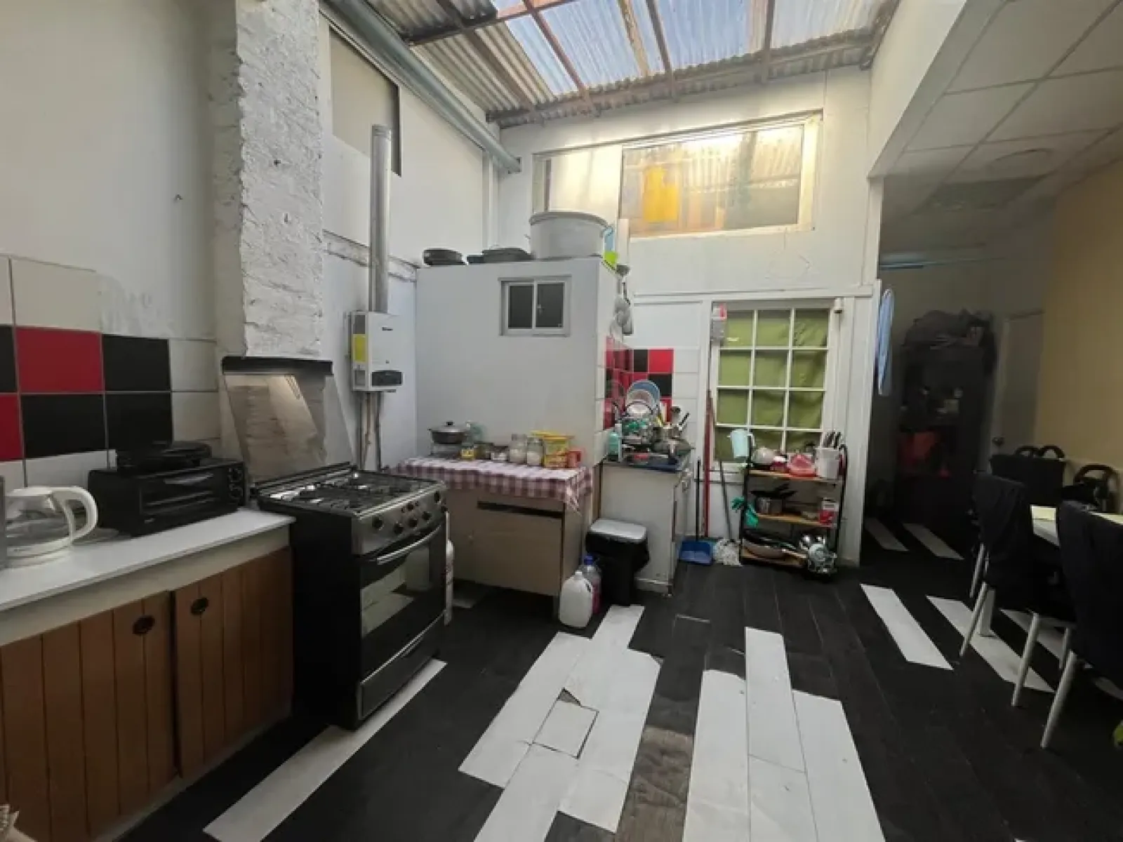 Casa usada en Parral con 3 dormitorios y quincho 2