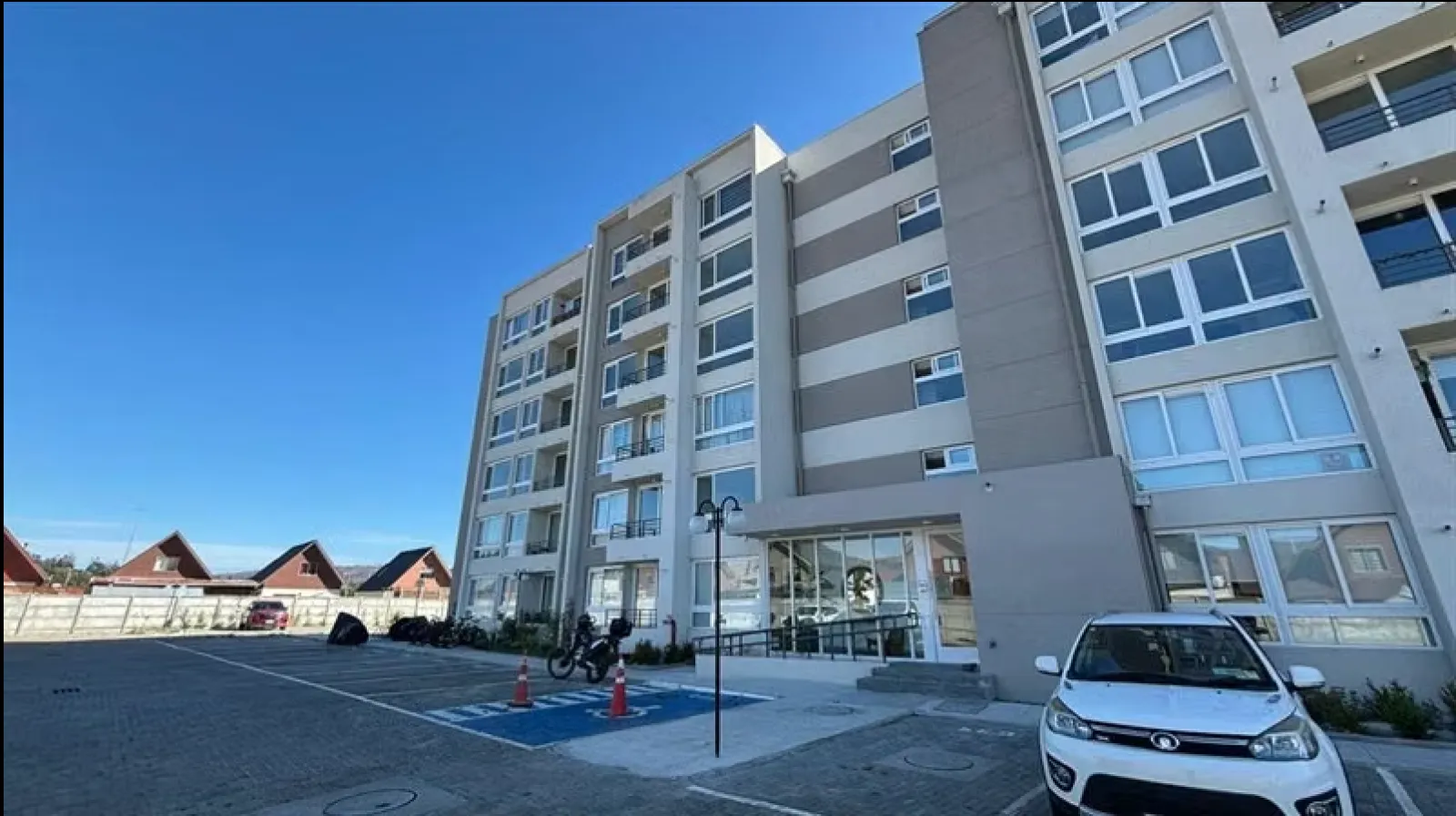 Moderno departamento 4D con amenities en Coquimbo interior